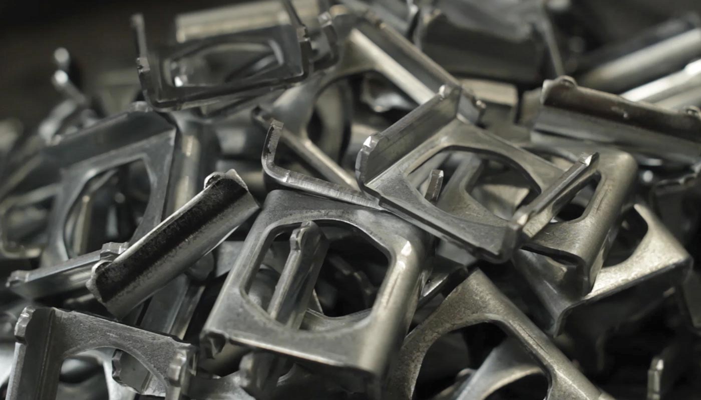 produzione elementi di fissaggio per l'assemblaggio rapido