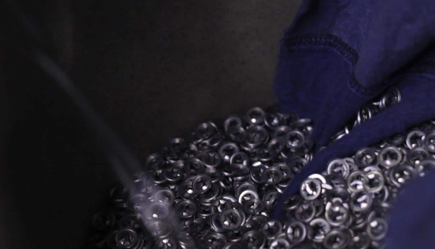 produzione elementi di fissaggio per l'assemblaggio rapido